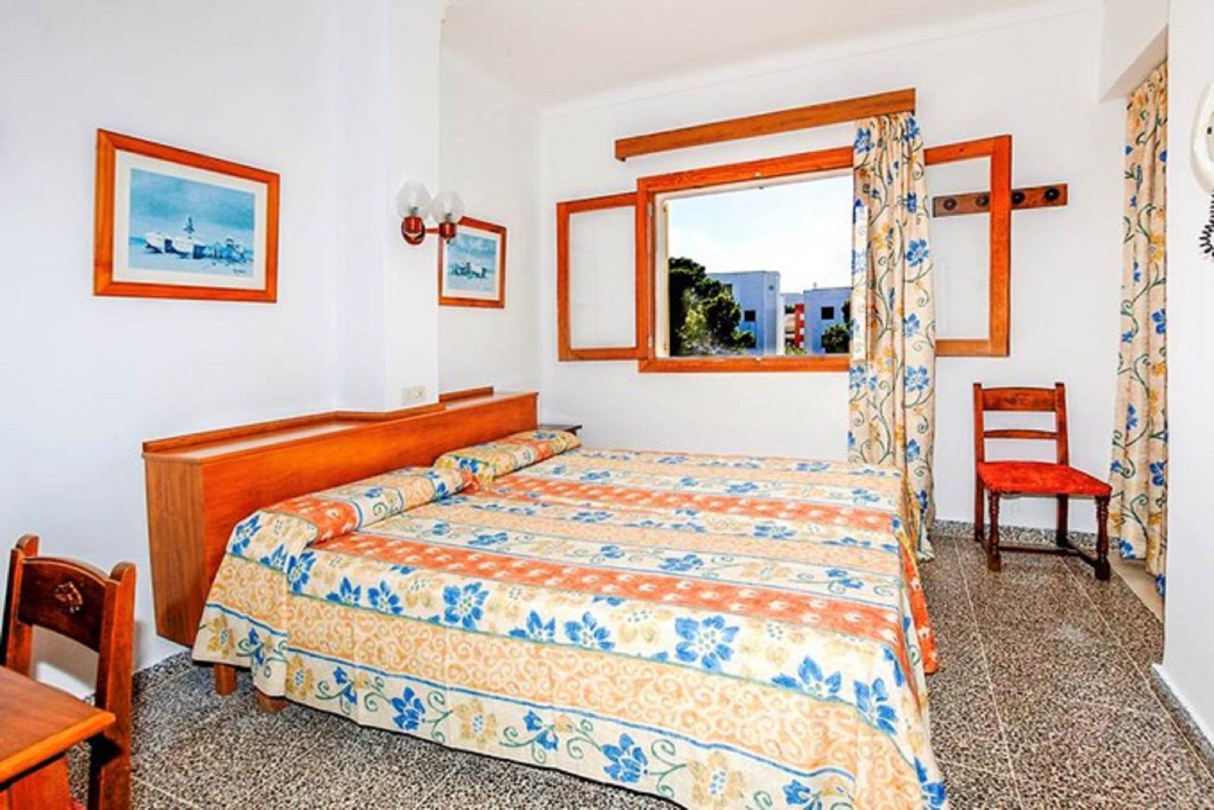 Hotel Sur Cala Bona  Exterior photo